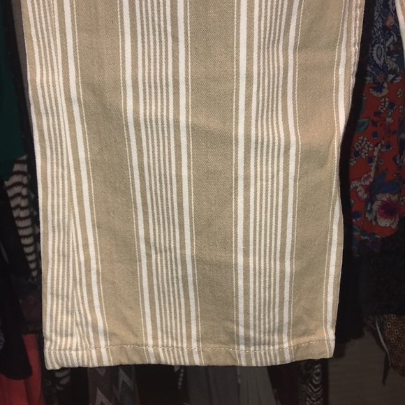 Like NEW Studio Michaela Lizwear Liz Claiborne. Jeans white tan stripped Capri 8 - Picture 6 of 12